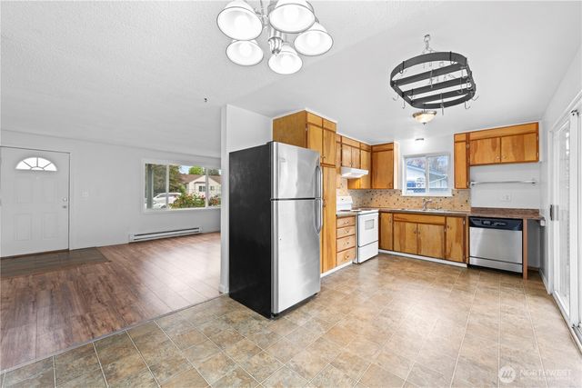 1409 E 54th Street, Tacoma, WA 98404