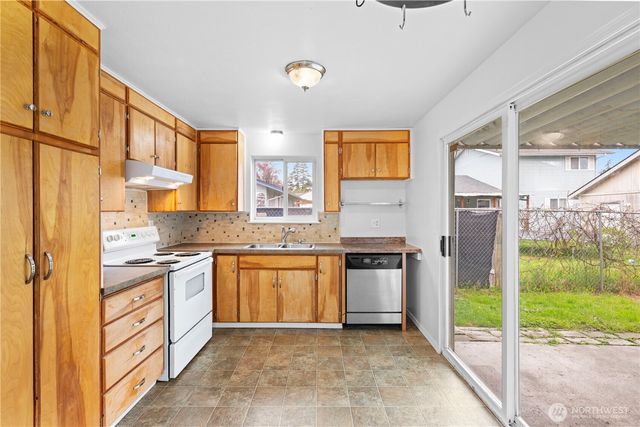 1409 E 54th Street, Tacoma, WA 98404
