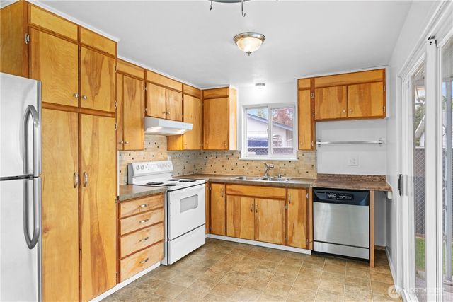 1409 E 54th Street, Tacoma, WA 98404