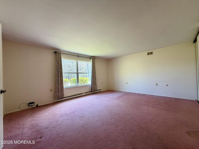 681A Huntington Drive, Manchester, NJ 08759