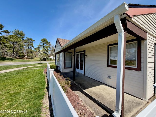 681A Huntington Drive, Manchester, NJ 08759