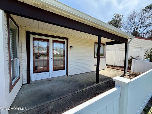 681A Huntington Drive, Manchester, NJ 08759