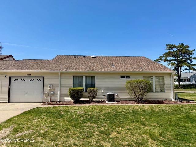 681A Huntington Drive, Manchester, NJ 08759