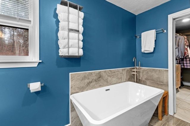 75 Henry, Plymouth, MA 02360