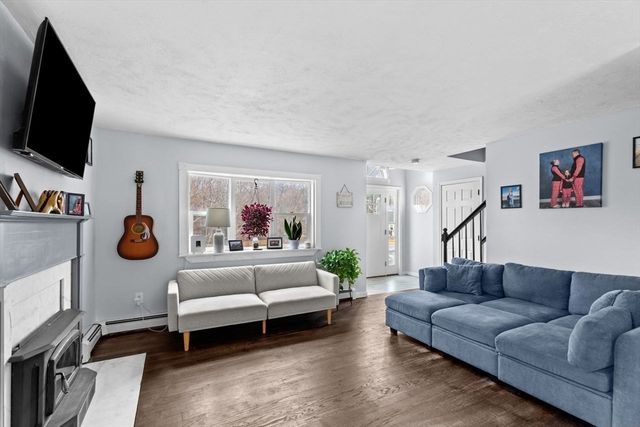 75 Henry, Plymouth, MA 02360