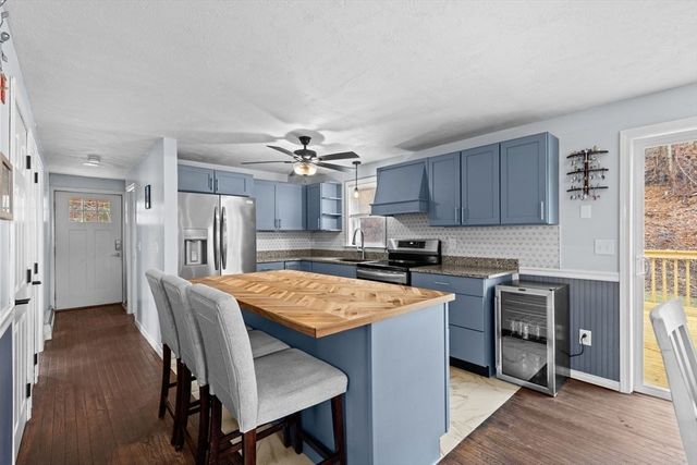 75 Henry, Plymouth, MA 02360