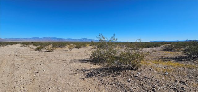 7026 W Moenkopi Drive, Golden Valley, AZ 86413