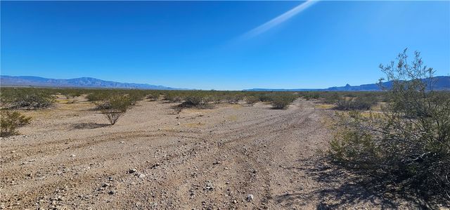 7026 W Moenkopi Drive, Golden Valley, AZ 86413