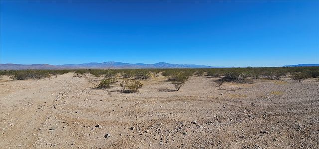 7026 W Moenkopi Drive, Golden Valley, AZ 86413