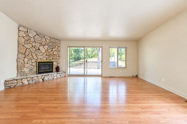 12802 Torrey Pines Dr, Auburn, CA 95602