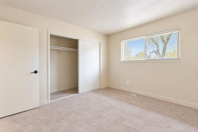 12802 Torrey Pines Dr, Auburn, CA 95602