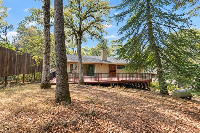 12802 Torrey Pines Dr, Auburn, CA 95602