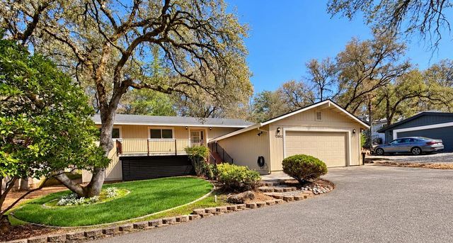 12802 Torrey Pines Dr, Auburn, CA 95602