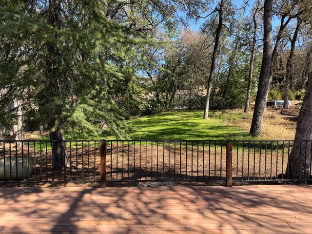 12802 Torrey Pines Dr, Auburn, CA 95602