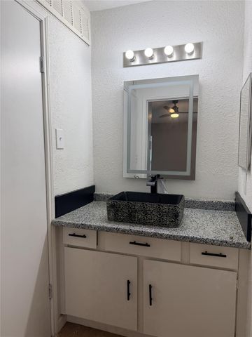 9550 Deering Drive 509, Houston, TX 77036