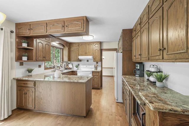 306 Acadia Drive, Madison, WI 53717