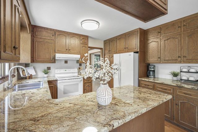 306 Acadia Drive, Madison, WI 53717