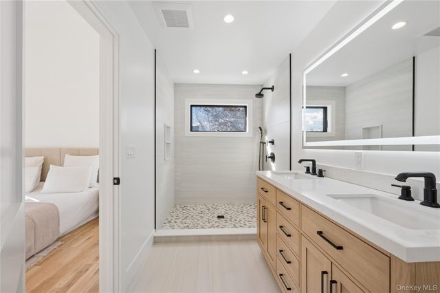 14 Bay Avenue, East Quogue, NY 11942