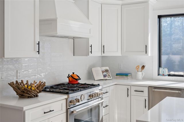 14 Bay Avenue, East Quogue, NY 11942