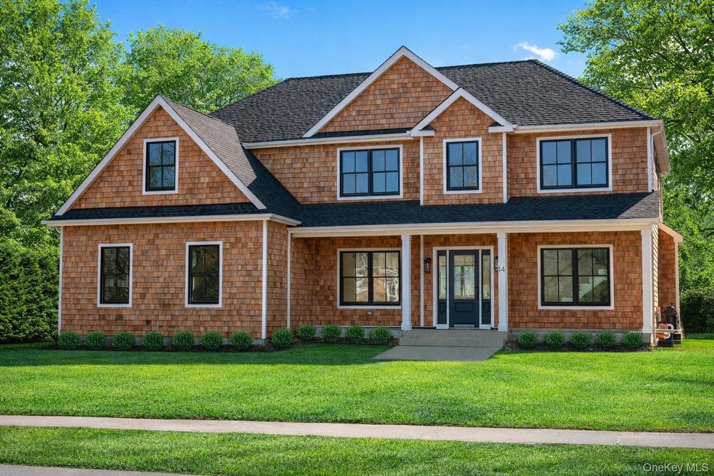 14 Bay Avenue, East Quogue, NY 11942