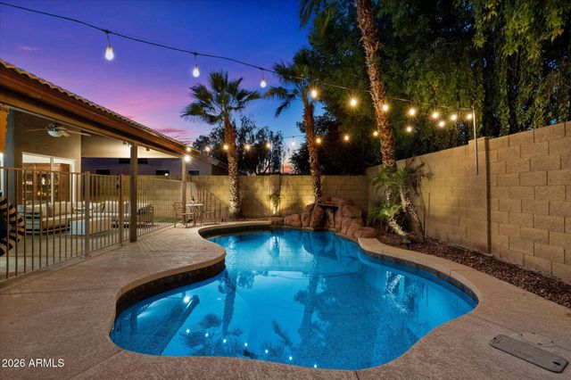 4252 W CAMINO VIVAZ --, Glendale, AZ 85310