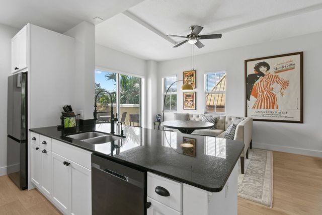 3940 N Flagler Drive 206, West Palm Beach, FL 33407