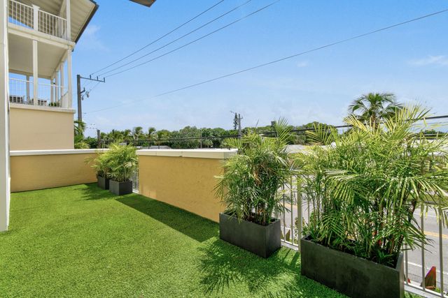 3940 N Flagler Drive 206, West Palm Beach, FL 33407