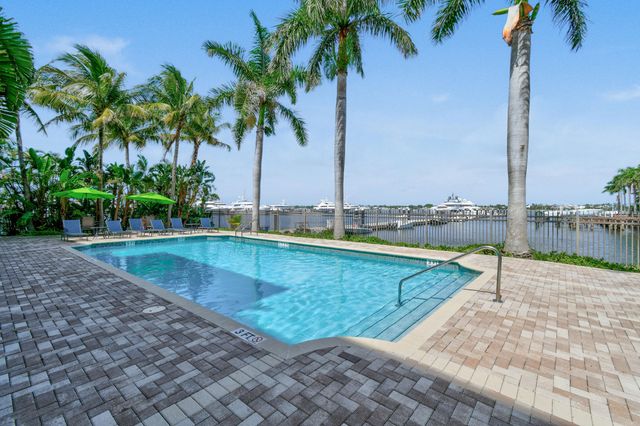 3940 N Flagler Drive 206, West Palm Beach, FL 33407