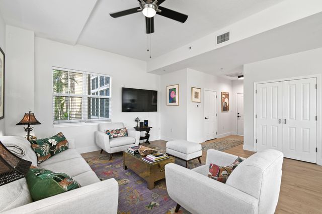 3940 N Flagler Drive 206, West Palm Beach, FL 33407
