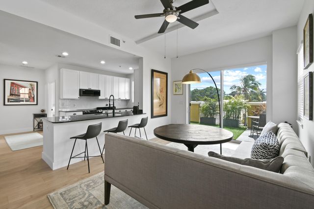 3940 N Flagler Drive 206, West Palm Beach, FL 33407
