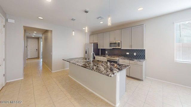 7712 S Star Wash Loop, Tucson, AZ 85757