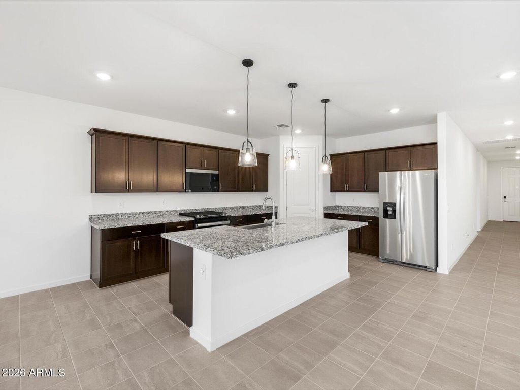 37472 W SAN ALVAREZ Avenue, Maricopa, AZ 85138 — photo 3