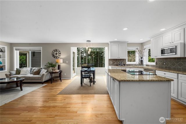 23411 SE 251st Place, Maple Valley, WA 98038