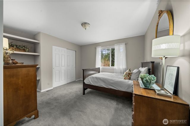 23411 SE 251st Place, Maple Valley, WA 98038