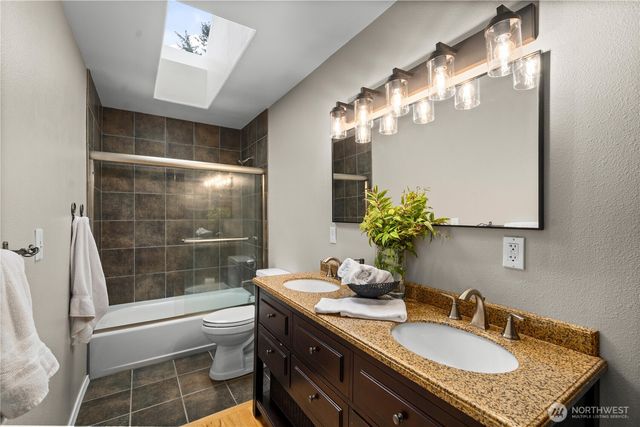 23411 SE 251st Place, Maple Valley, WA 98038