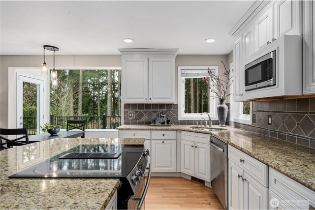 23411 SE 251st Place, Maple Valley, WA 98038