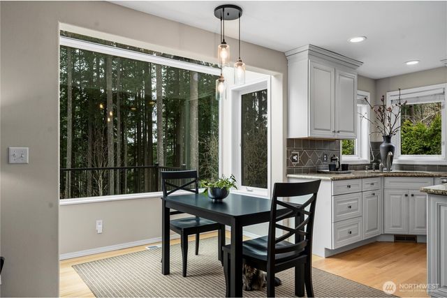 23411 SE 251st Place, Maple Valley, WA 98038