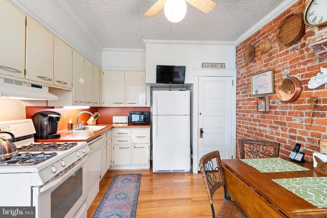 1321 WOODLAWN AVE, Wilmington, DE 19806