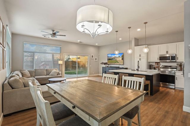 277 Fragrance St, Manteca, CA 95337