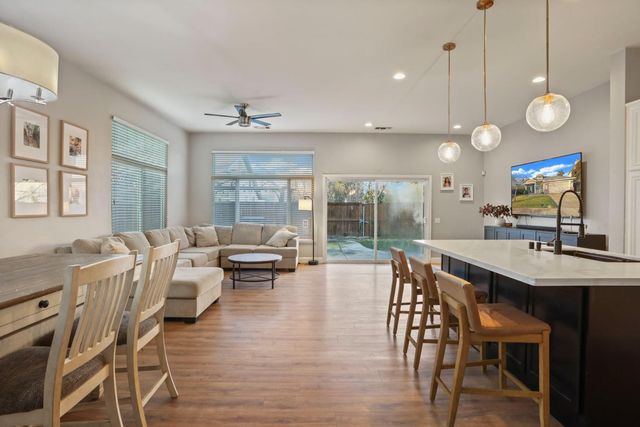 277 Fragrance St, Manteca, CA 95337