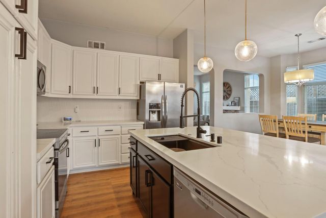 277 Fragrance St, Manteca, CA 95337