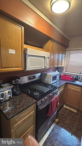 7029 GREENWOOD AVE, Upper Darby, PA 19082