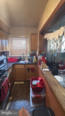 7029 GREENWOOD AVE, Upper Darby, PA 19082