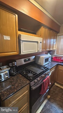 7029 GREENWOOD AVE, Upper Darby, PA 19082