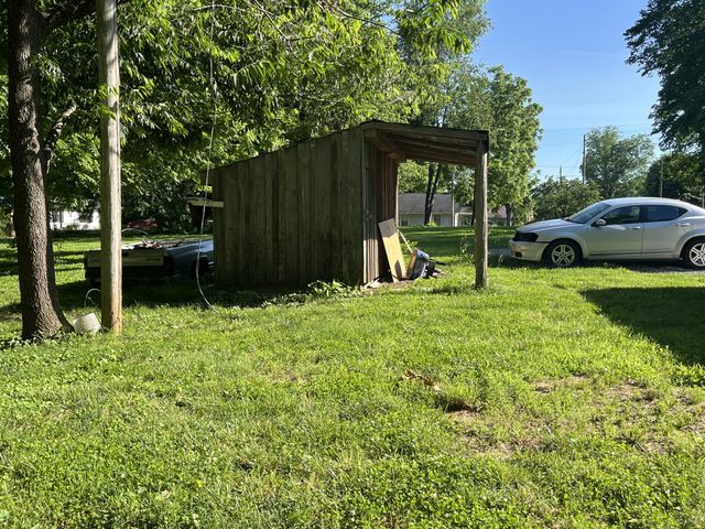 110 N Commerce St, Adams, TN 37010
