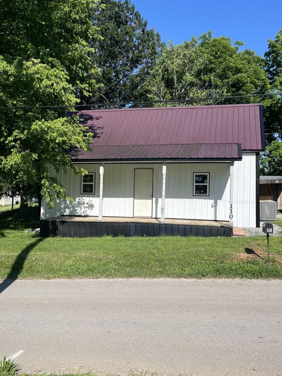 110 N Commerce St, Adams, TN 37010