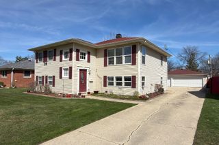 2808 Dove Street, Rolling Meadows, IL 60008