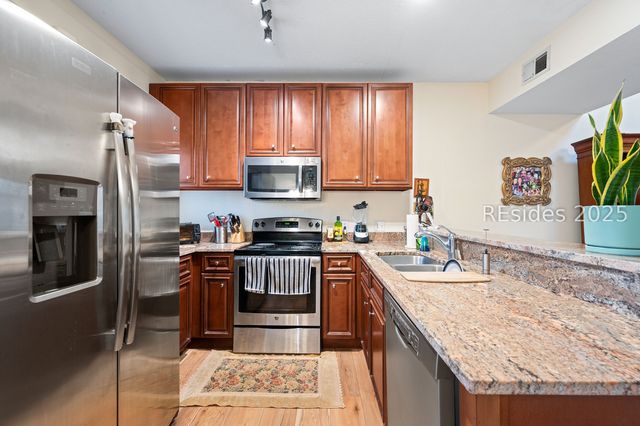 5 Gum Tree Rd Apt L18, Hilton Head Island, SC 29926