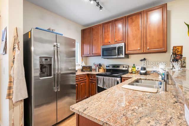 5 Gum Tree Rd Apt L18, Hilton Head Island, SC 29926