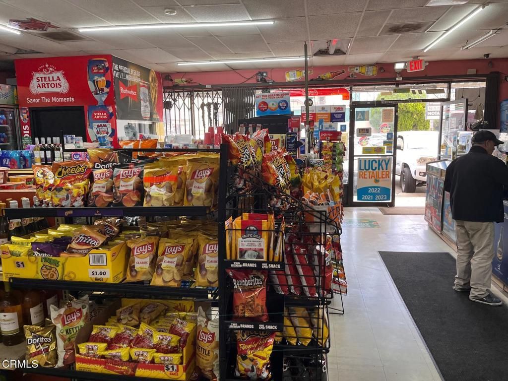 16045 Sherman Way I & J, Van Nuys, CA 91406 — photo 3